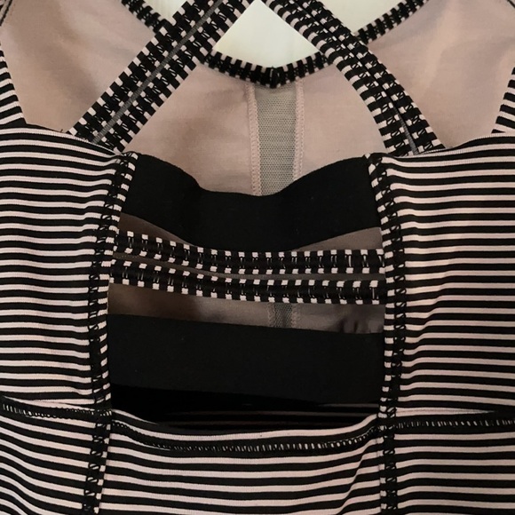 Lululemon Tank Top Size 4🥰🥰 - Picture 3 of 5